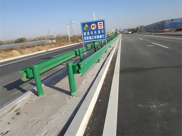 昌吉公路护栏守护安全横跨多个行业的应用
